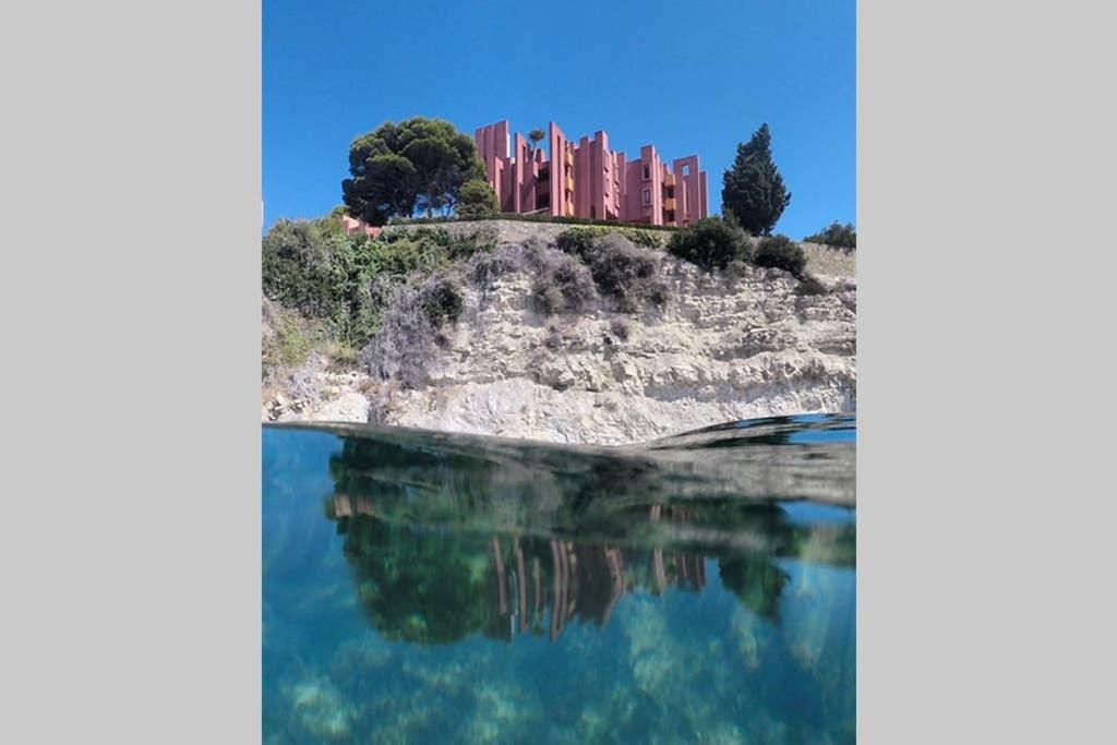 La Muralla Roja カルプ エクステリア 写真